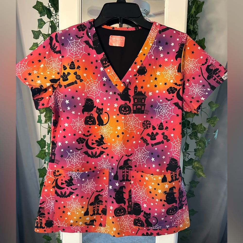 halloween extra small scrub top!